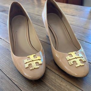 Tory Burch closed toe pump